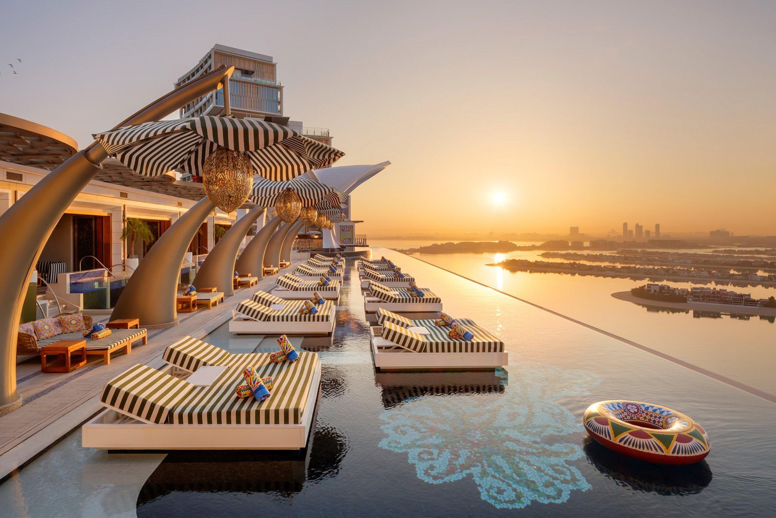Cloud 22 – Atlantis The Royal